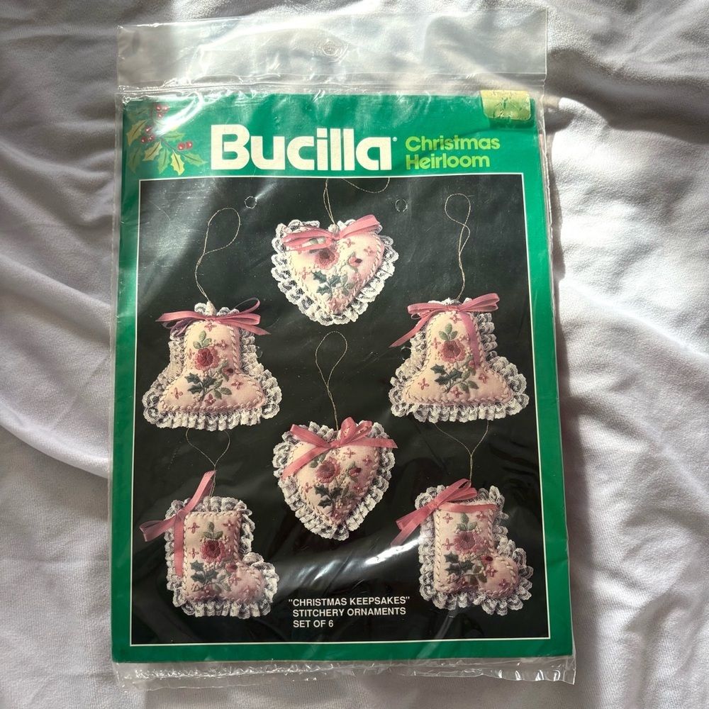 Vintage Bucilla Christmas decoration lace ornament kit sealed deadstock craft